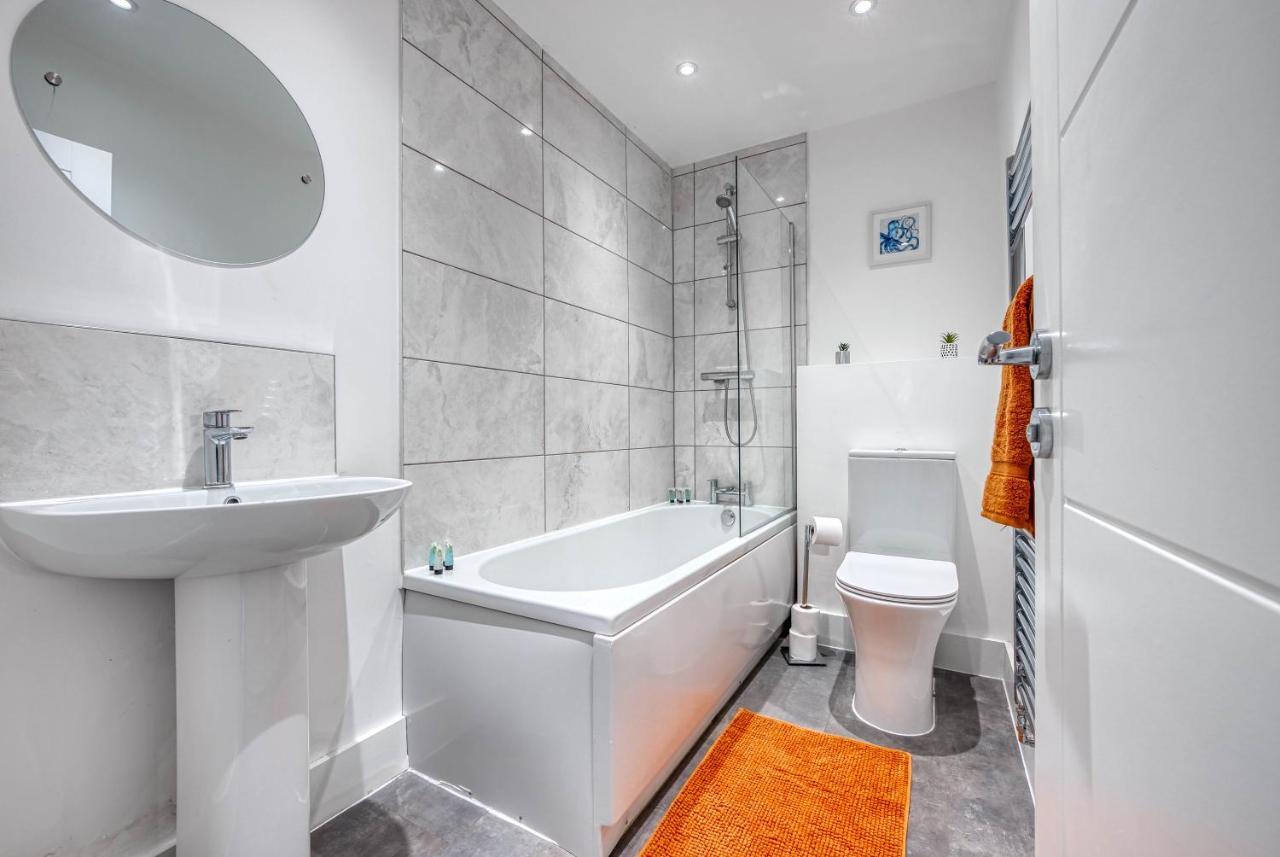 Luxurious Birmingham Home Private Parking Wifi - Near To Nec And Qeh Esterno foto